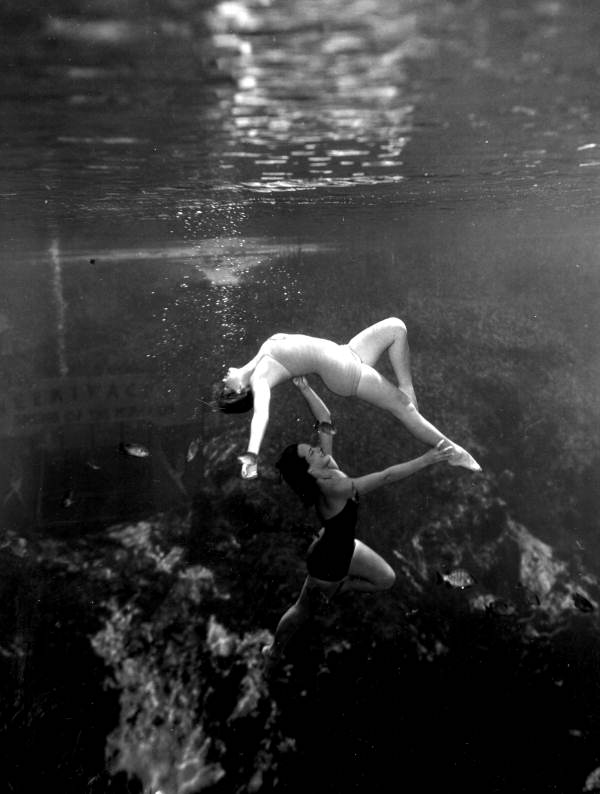 Underwater ballet at Weeki Wachee Spring - Weeki Wachee Spring, Florida