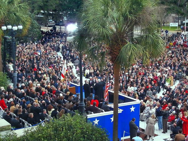 Governor Charlie Crist being sworn into office by Chief Justice R. Fred Lewis as Florida's 44th Governor - Tallahassee, Florida