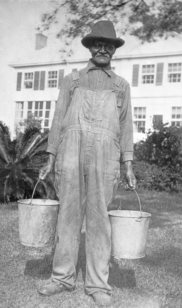 Worker at the Welaunee Plantation