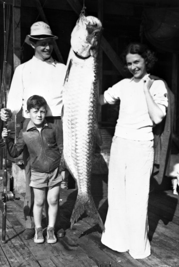 LeRoy Collins,his wife,and son with a fish