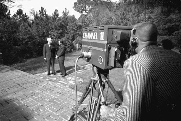 Governor Bryant with Wayne Farris of Florida State University television