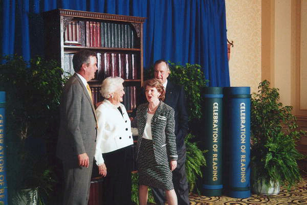 Governor Bush, Former President Bush and Mrs. Barbara Bush and Secretary Glenda Hood - Tallahassee, Florida 