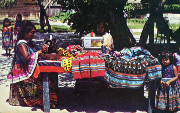 Mikasuki Indian women sewing, Tamiami Trail - Florida