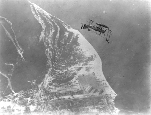 Burgess N-10 looping and peforming acrobatics above Pensacola