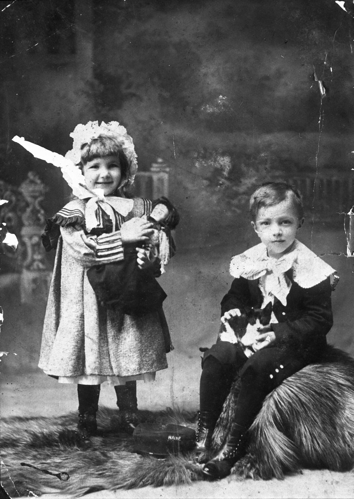 Floss and Jules Knight