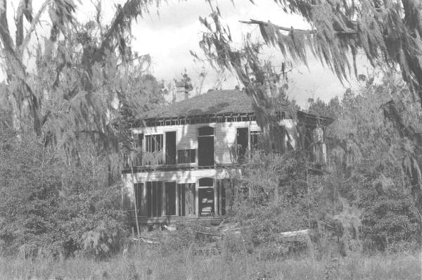 Exterior deterioration of George Franklin Drew mansion