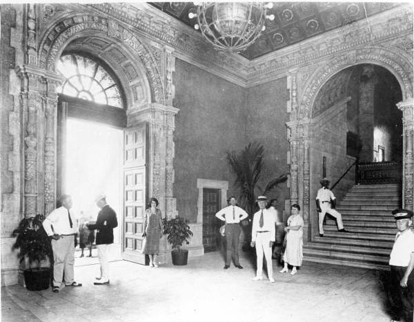 Inner hotel architecture