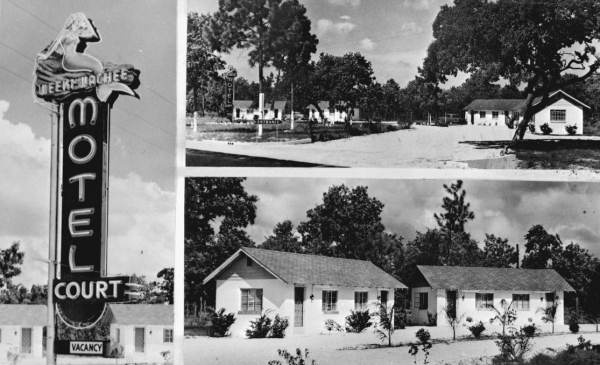 Weeki Wachee motel court