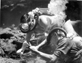 9122