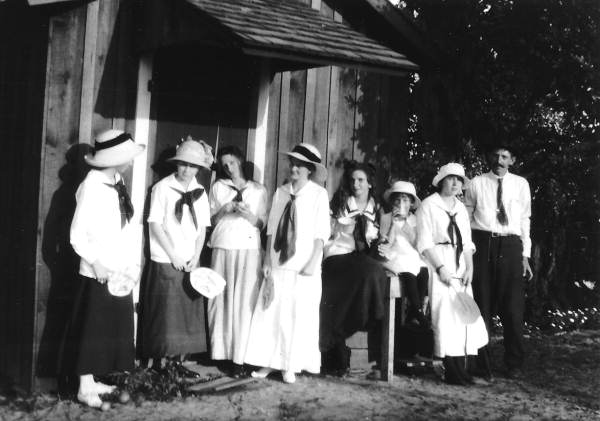 Group portrait of visitors to "Frog Log" cabin on Lake Harris near Leesburg - Sunnyside, Florida