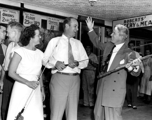 Fuller Warren talks about fishing during his gubernatorial campaign