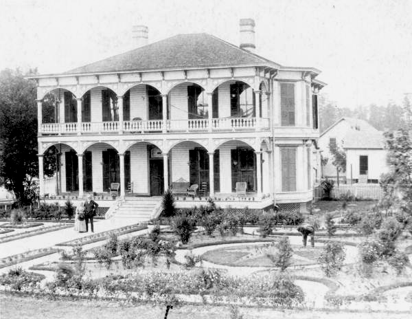 Exterior front view of the George Franklin Drew mansion - Ellaville, Florida