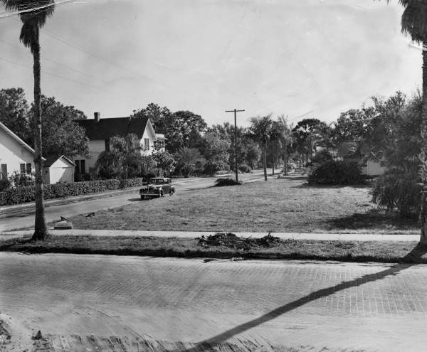 View looking east at the lot on which Joe Steinmetz would build his photography studio in Sarasota, Florida.