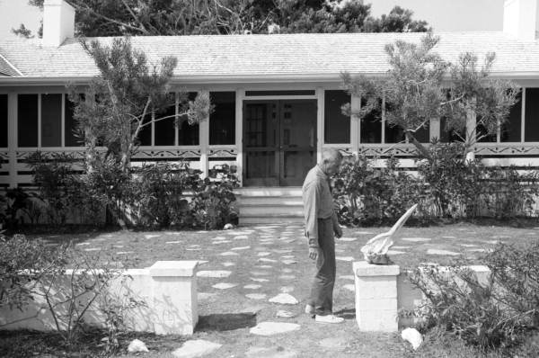 View showing entrance to the Cabbage Key Inn & Studio.