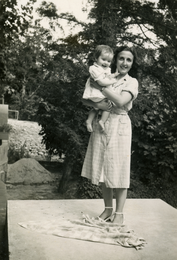 Isabelle Molinaro and mother.