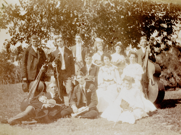 Group portrait of the Koreshan Unity orchestra.