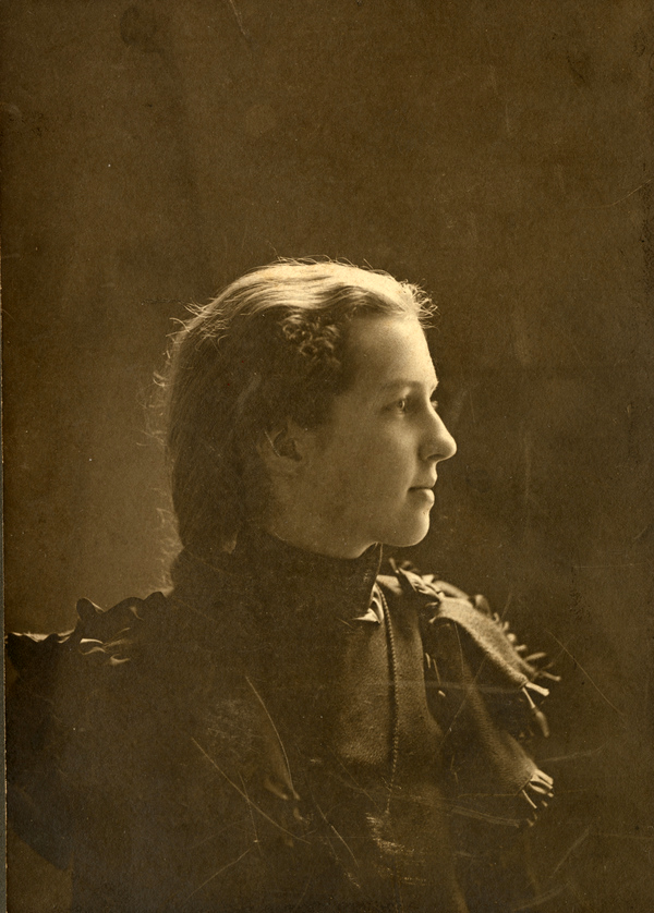 Portrait of Koreshan Ruth Boomer Thomas.