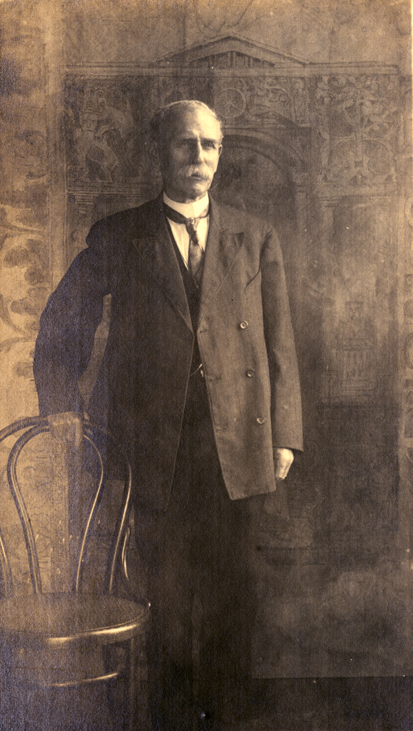 Portrait of Koreshan Unity president James H. Bubbett.