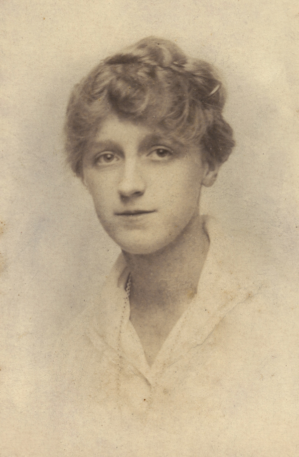 Portrait of Koreshan Hilda Lewis.