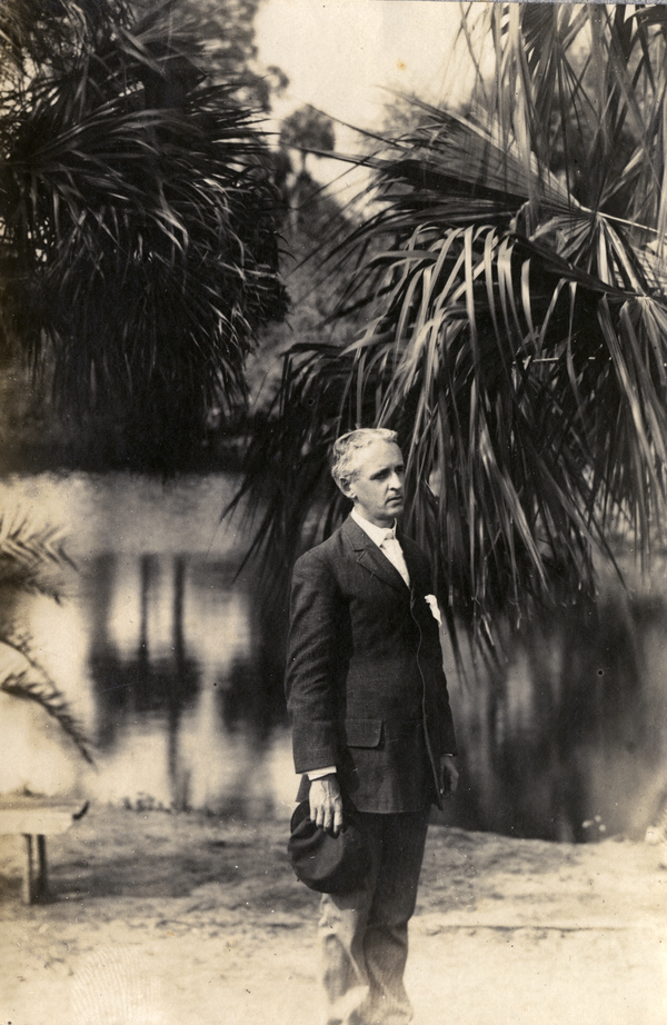 Portrait of Koreshan president Allen Andrews.