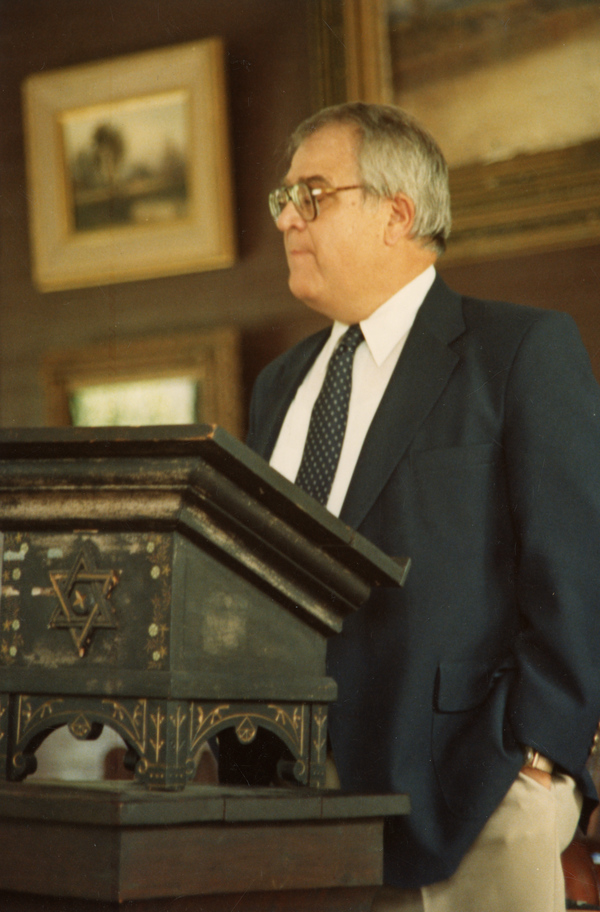 Dr. William P. Dannenburg speaking at the 1985 Lunar Festival.