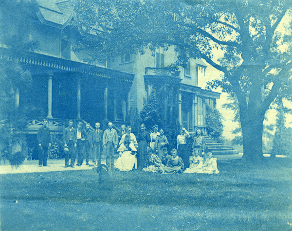 Group portrait of Koreshans on the lawn in Chicago, Illinois.