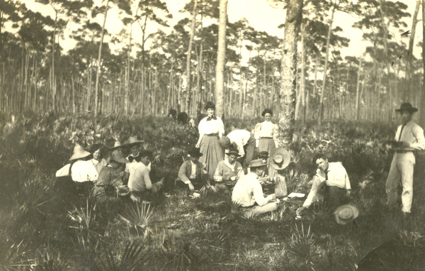 Koreshans picnicking.