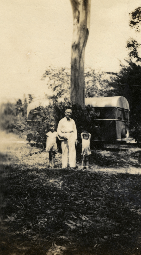 Portrait of Koreshan Henry Silverfriend with Raymond + Alice Bessemer.
