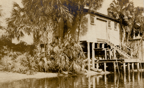 Postcard showing the Furen warehouse in Estero, Florida.