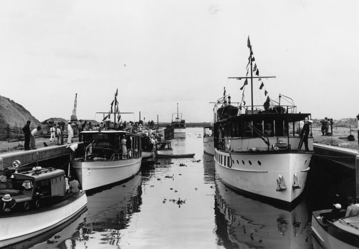 Boats in the lock at Clewiston.