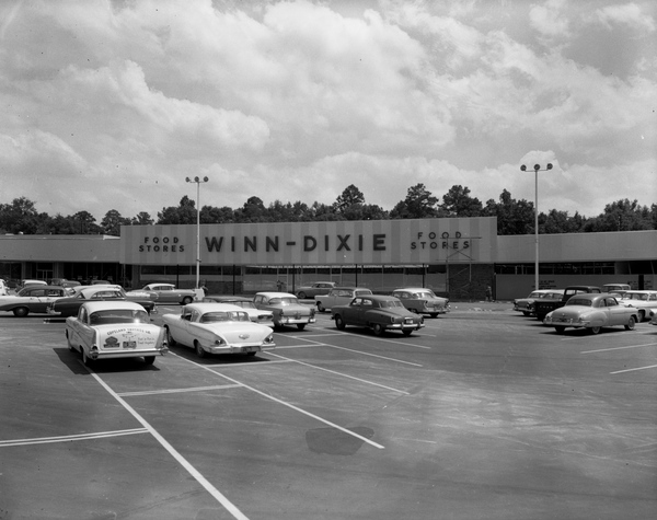 New Winn-Dixie supermarket at the Parkway Shopping Center in Tallahassee, Florida.