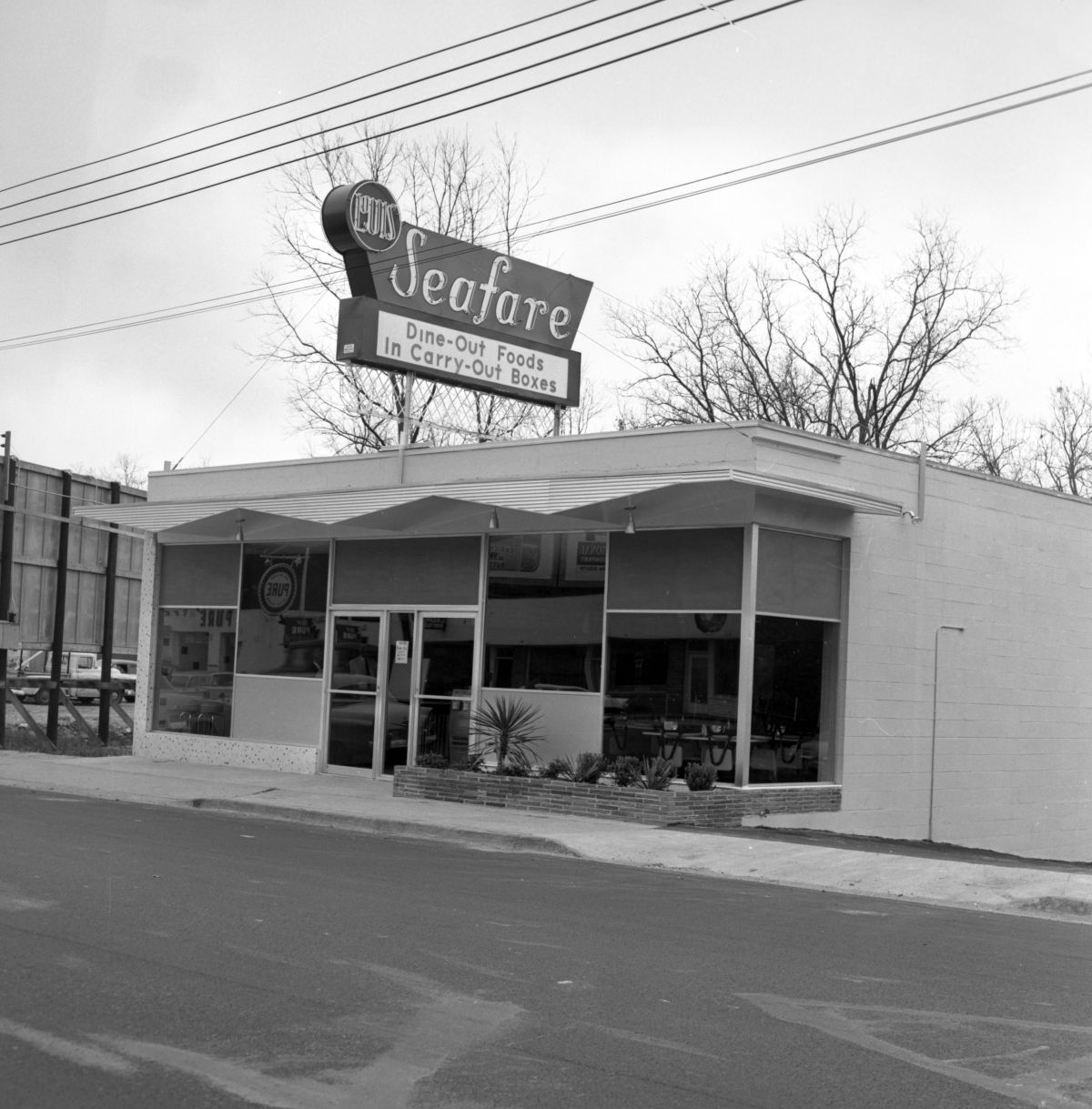 Louis' Seafare restaurant at 620 W. Tennessee St. in Tallahassee.
