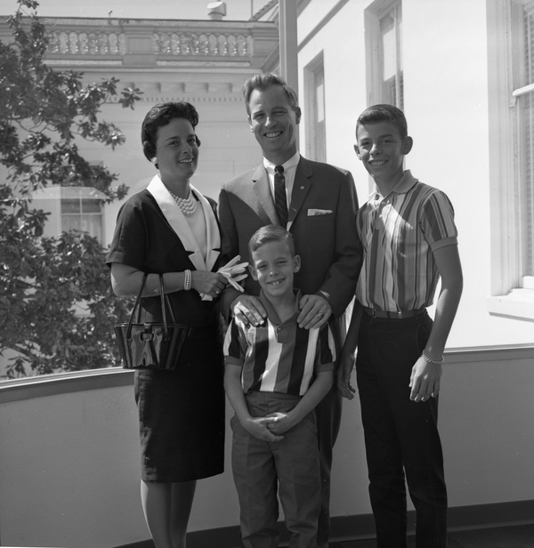 Portrait of House Speaker-designate Mallory Horne with his family in Tallahassee.