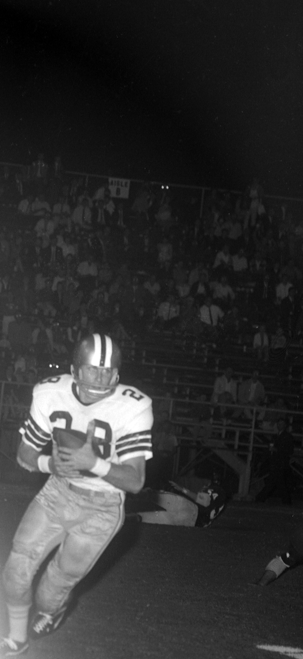 FSU #28 T.K. Wetherell with the football during game in Tallahassee against Mississippi State University.