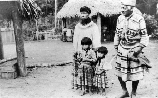 Dr. Tiger, Mrs. Ingram Billie (Stimathlee) and children