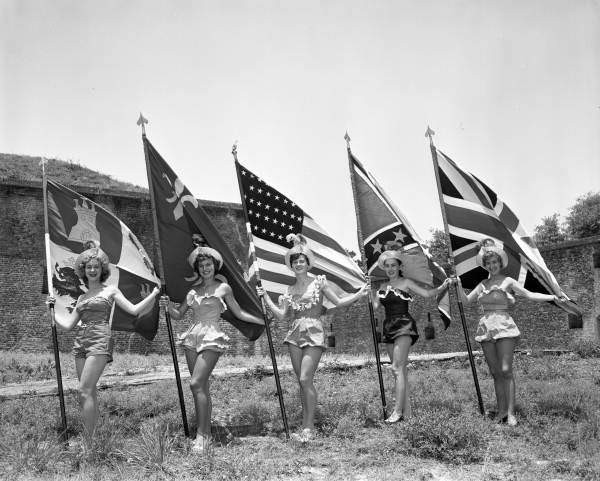 Fiesta of 5 Flags beauty queens in Pensacola.