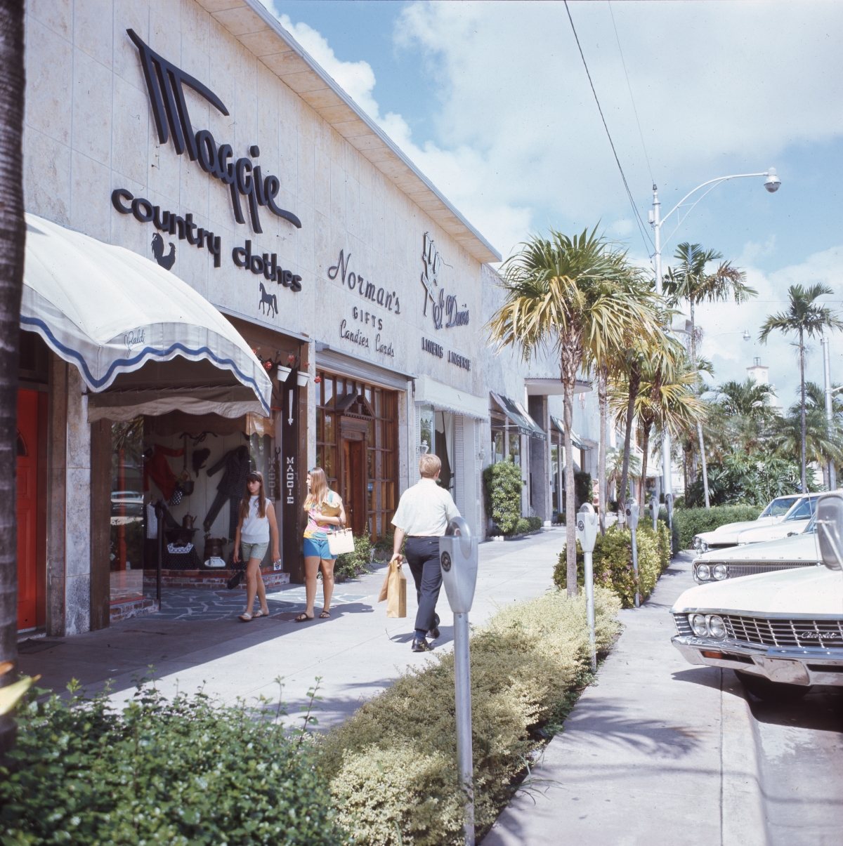 Looking west at buildings along the south side of Miracle Mile in Coral Gables.
