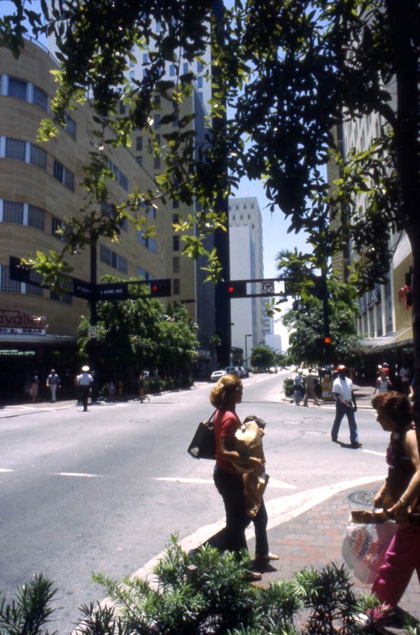 Looking west along Flagler St. at the intersection of Miami Ave.