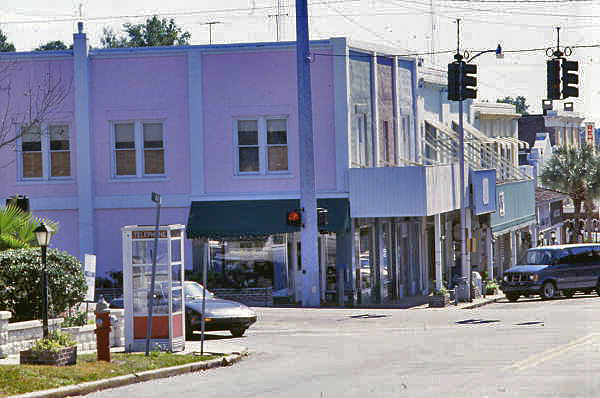 Looking south at buildings on the east side of Donnelly St. in downtown Mount Dora.