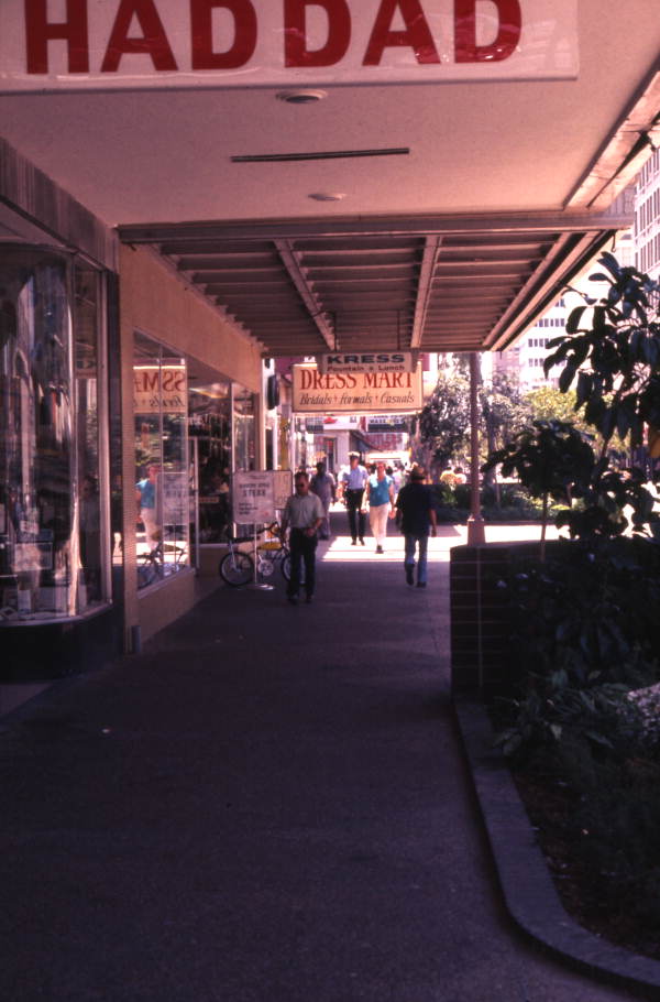 Sidewalk scene looking south along Franklin St. in Tampa.