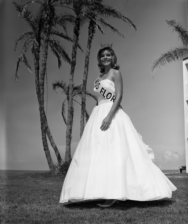 Outdoor portrait of Miss Florida 1964 Priscilla Schnarr.