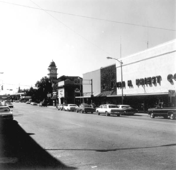 Street scene - Live Oak, Florida