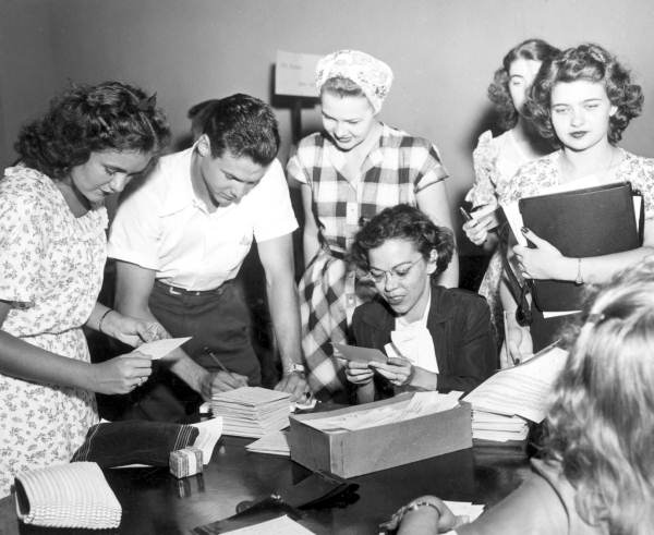 Florida State College for Women students signing up for classes - Tallahassee, Florida