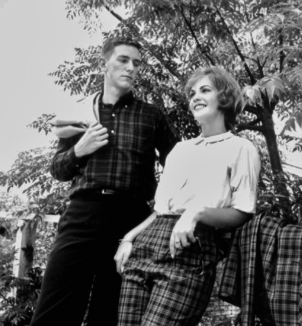 People modeling fashion
