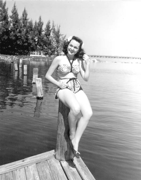 Woman modeling two-piece bathing suit in Tampa, Florida.