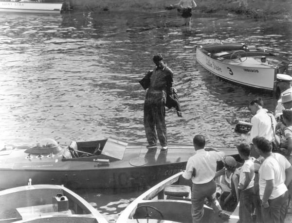 Orange Cup motorboat regatta at Lakeland