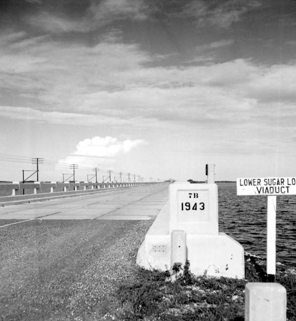 Road sign indicating the lower Sugarloaf viaduct - Florida Keys, Florida