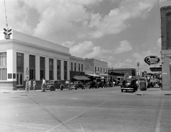 Intersection of Ohio and Howard avenues - Live Oak, Florida