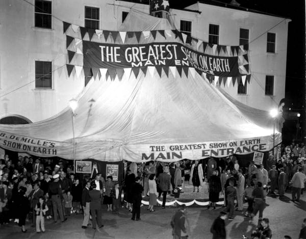 Crowd gathered in front of a theater during the ceremony for the "Greatest Show on Earth" premiere - Sarasota, Florida.