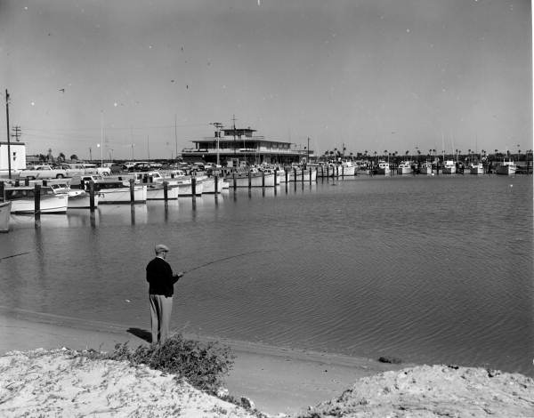 Pier and yacht basin at Clearwater - Clearwater, Florida .